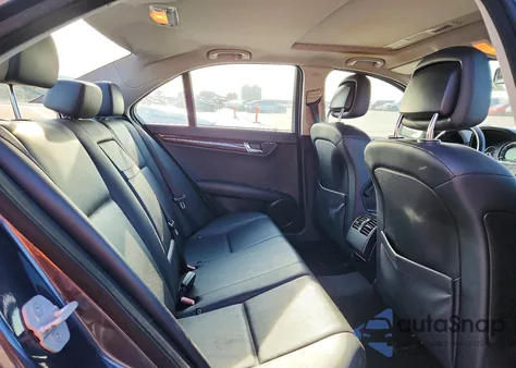 2008 Mercedes-Benz C 300 из США, поврежденный, VIN WDDGF54X68F089492